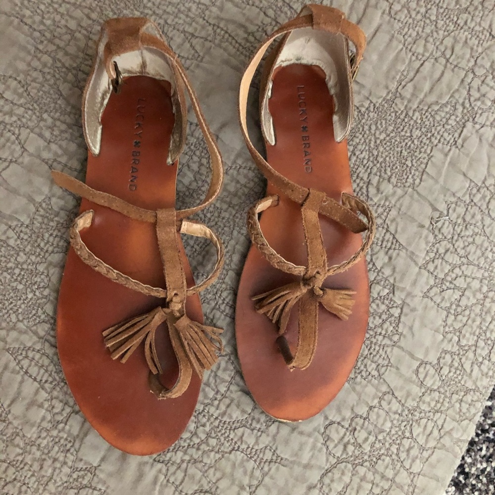Used flat sandals